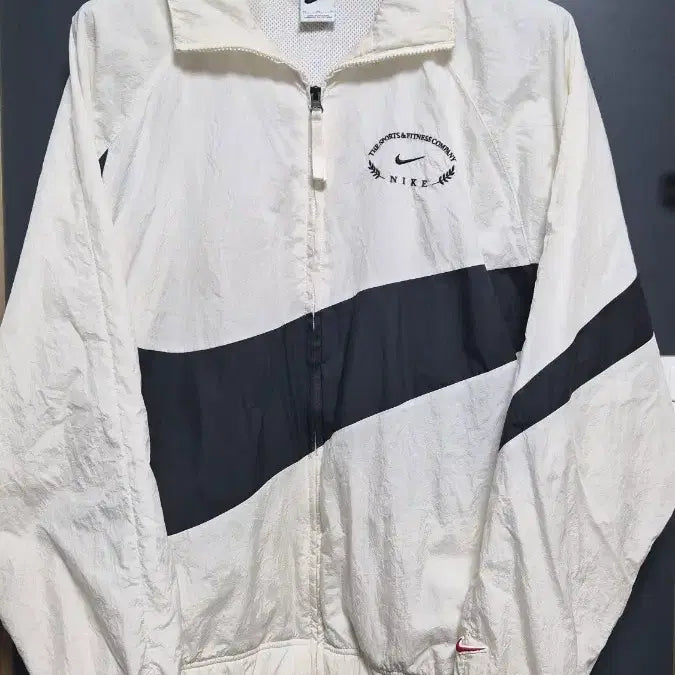 [BUNJANG] Nike Swoosh Woven Jacket Cream / 나이키 스우시 우븐 크림색 자켓