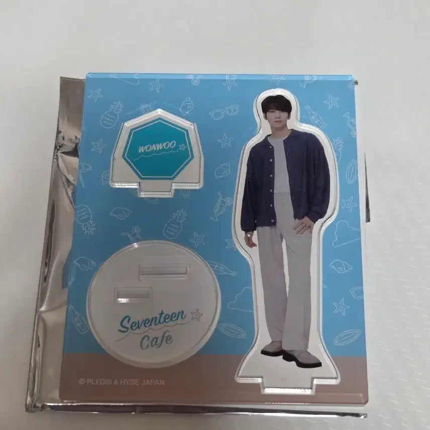 [BUNJANG] SEVENTEEN Wonwoo SEVENTEEN Cafe Acrylic Stand / 세븐틴 원우 세븐틴 카페 아크릴 스탠드