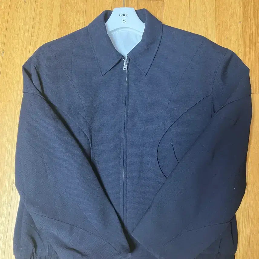 [BUNJANG] Coour Twisted Panel Blouson Jumper Washed Black / (s)쿠어 트위스트 패널드 블루종 점퍼 워시드 블랙