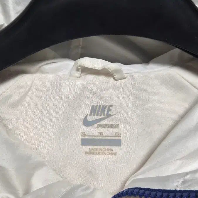 [BUNJANG] Nike Hooded Windbreaker Jacket White/Blue / 나이키 바람막이 화이트/블루 후드 집업