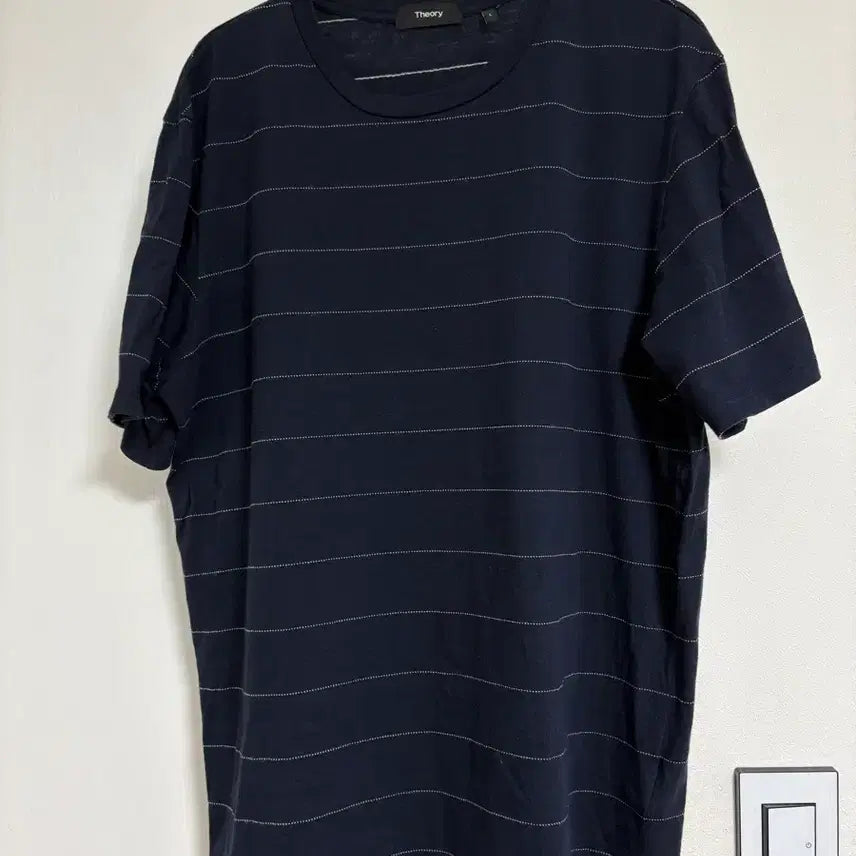 [BUNJANG] Theory Striped Short-Sleeve T-Shirt / Theory 띠어리 스트라이프 반팔 티셔츠