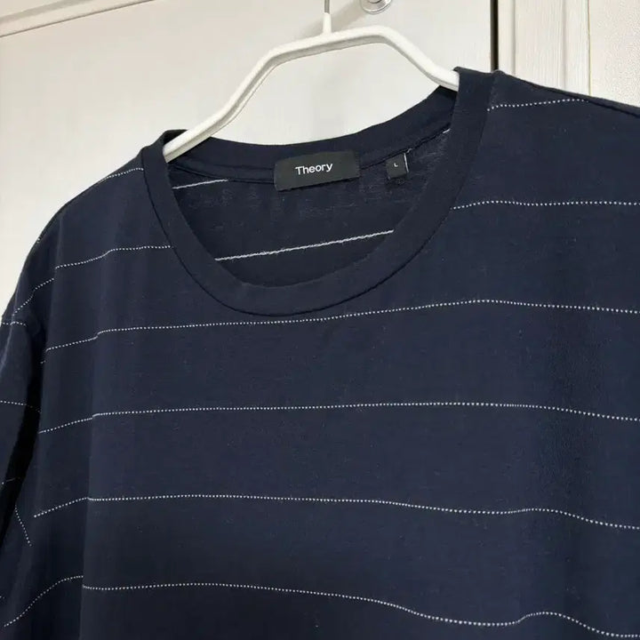 [BUNJANG] Theory Striped Short-Sleeve T-Shirt / Theory 띠어리 스트라이프 반팔 티셔츠