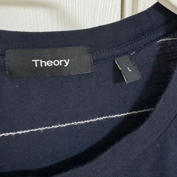 [BUNJANG] Theory Striped Short-Sleeve T-Shirt / Theory 띠어리 스트라이프 반팔 티셔츠