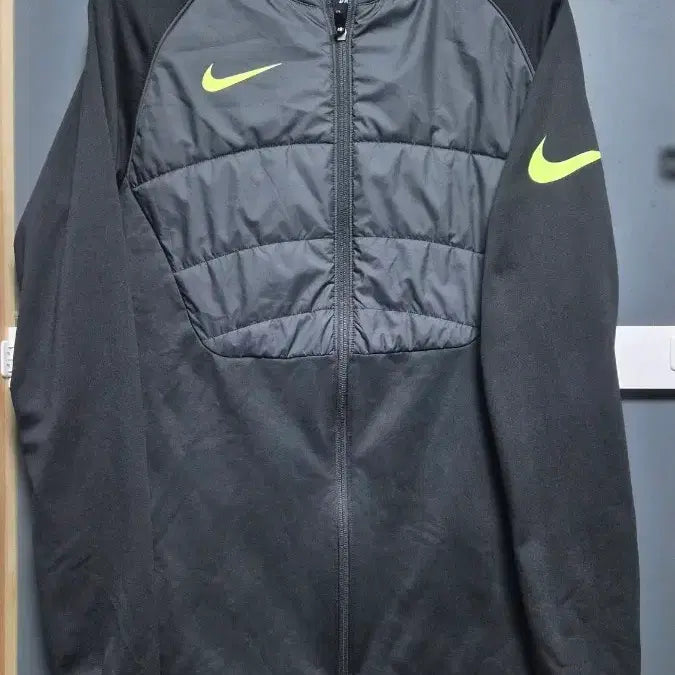 [BUNJANG] Nike Black Padded Windbreaker Jacket Size 105 / 105 /나이키 블랙 패딩 바람막이 자켓