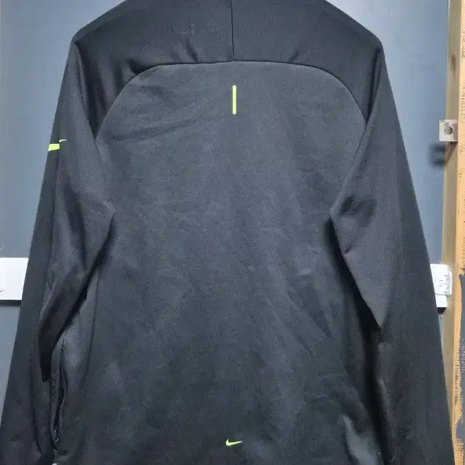 [BUNJANG] Nike Black Padded Windbreaker Jacket Size 105 / 105 /나이키 블랙 패딩 바람막이 자켓