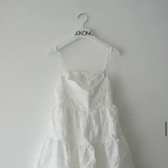 [BUNJANG] Lekong Lily Strap Volume Mini Dress / 르콩 lekong 릴리 스트랩 볼륨 미니 드레스