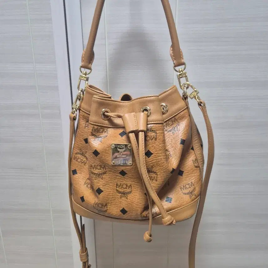 [SOLD OUT] (정품) mcm  엠씨엠 비세토스 드로우스트링 백 복조리백  버킷백