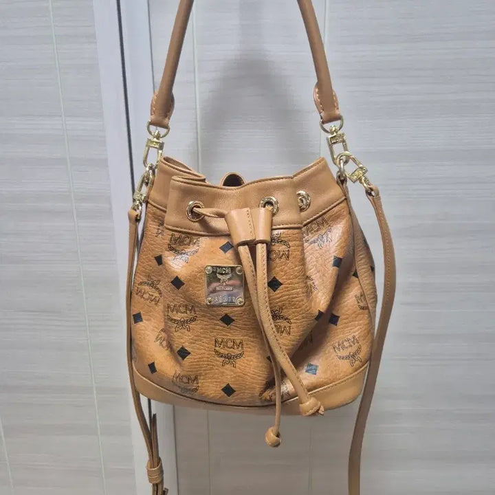 [SOLD OUT] (정품) mcm  엠씨엠 비세토스 드로우스트링 백 복조리백  버킷백