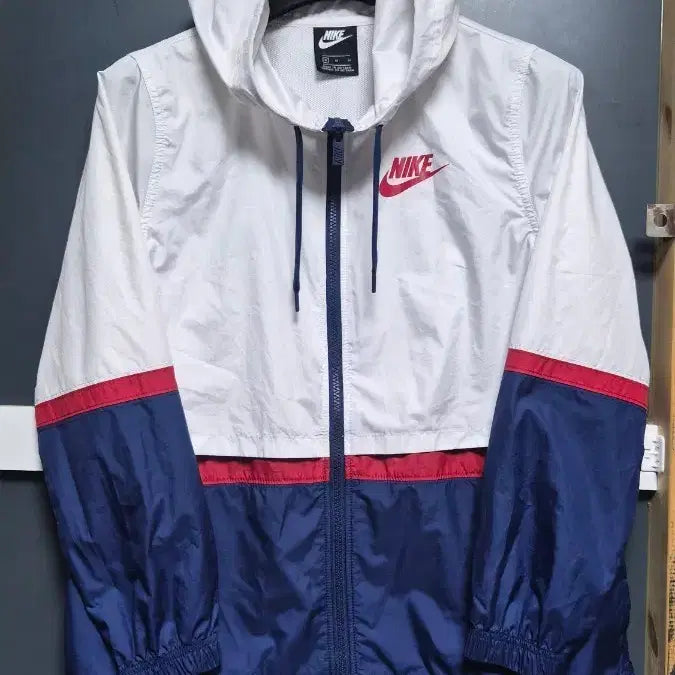 [BUNJANG] Nike Hooded Windbreaker Jacket White/Navy/Red / m 나이키 바람막이 화이트/네이비/레드 후드집업