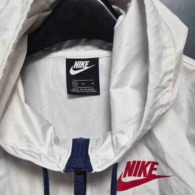 [BUNJANG] Nike Hooded Windbreaker Jacket White/Navy/Red / m 나이키 바람막이 화이트/네이비/레드 후드집업
