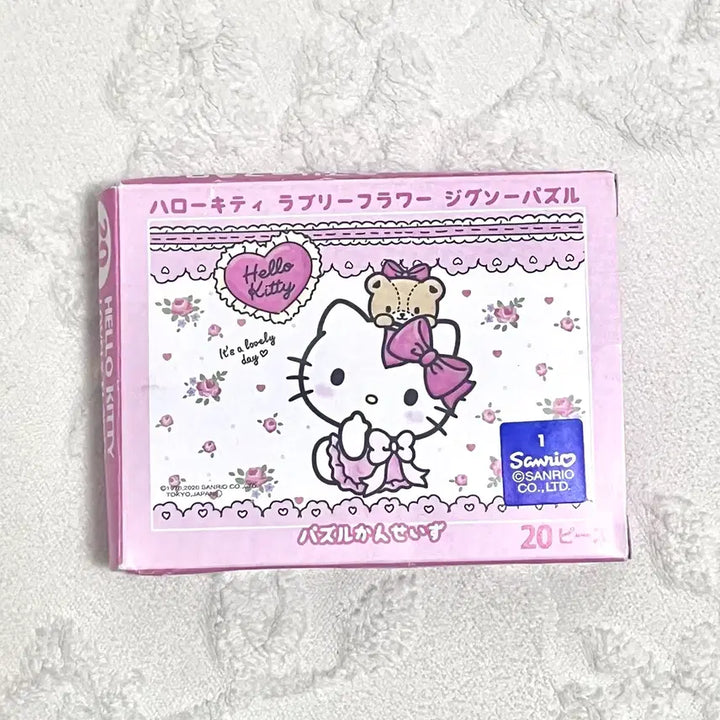 [BUNJANG] Classic Vintage Hello Kitty Flower Pattern Puzzle (20 Pieces) / 고전 빈티지 헬로키티 퍼즐