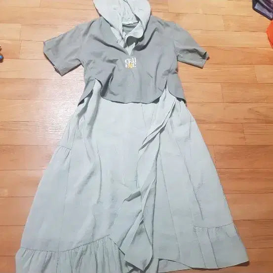 [BUNJANG] Ozsece Luv Is True Layered Hoodie Dress / 오즈세컨 럭키슈에뜨 듀엘 시스템 보브 에고이스트