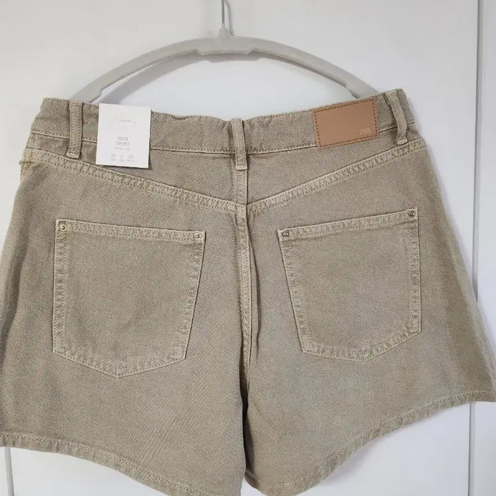 [BUNJANG] Zara Beige Shorts Size 38 / 자라 베이지 쇼츠