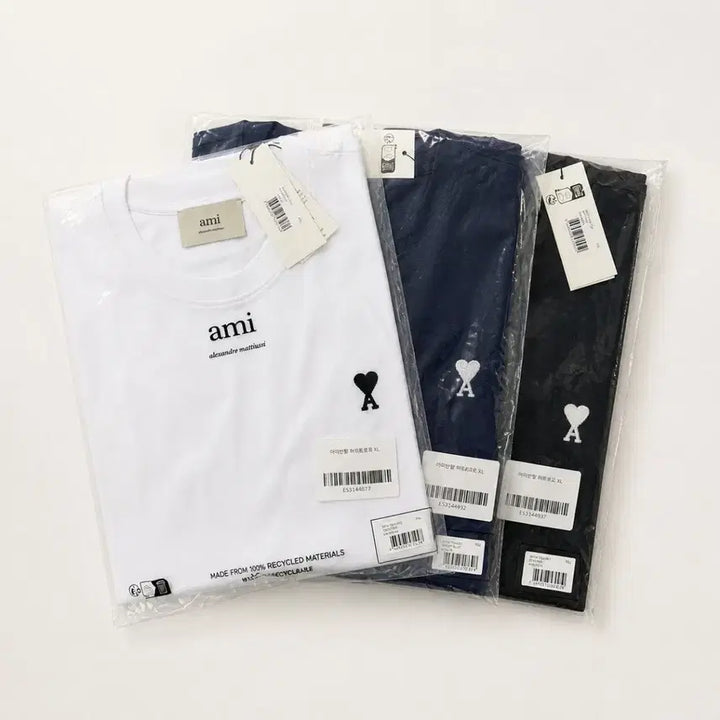 [BUNJANG] AMI Small Heart Wappen T-Shirt White/Navy/Black / 아미 스몰 하트  화이트 와팬 반팔 티셔츠 화이트/네이비/블랙