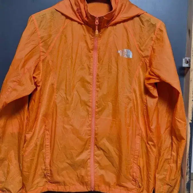 [BUNJANG] The North Face Orange Windbreaker Hooded Jacket (Size 95) / 95) 노스페이스 오렌지색 바람막이 후드 자켓