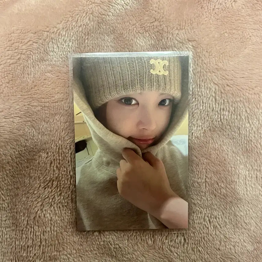[BUNJANG] LE SSERAFIM Eunchae Celebration 1st Week Studio Photocard Casual Wear / 르세라핌 celebration 1주차 은채 공방 포토카드 사복