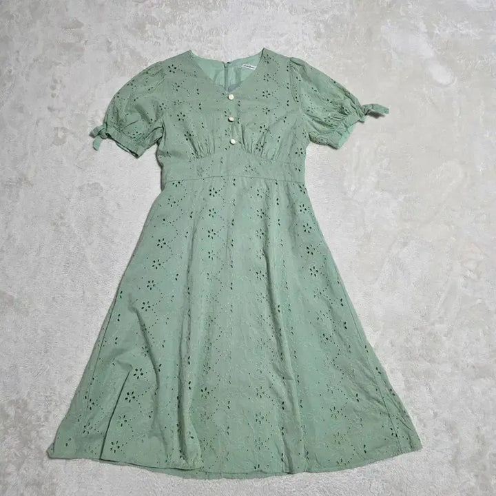 [BUNJANG] Roem Eyelet Punch Short Sleeve Dress / (66)여성 로엠 아일렛 펀칭 반팔 원피스