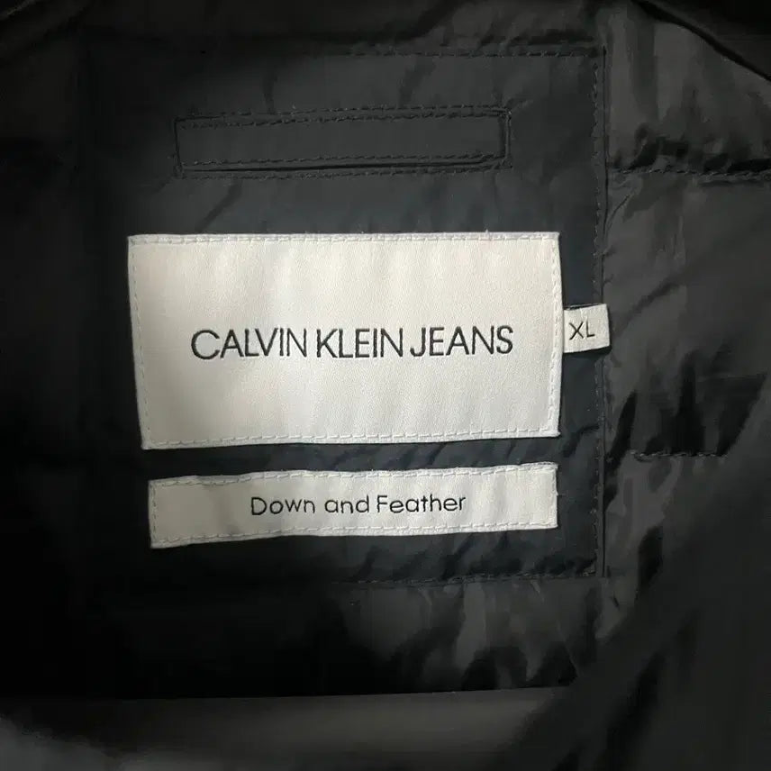 [BUNJANG] Calvin Klein Lightweight Padded Jacket (Size 105) / CK 캘빈클라인 경량패딩(105)