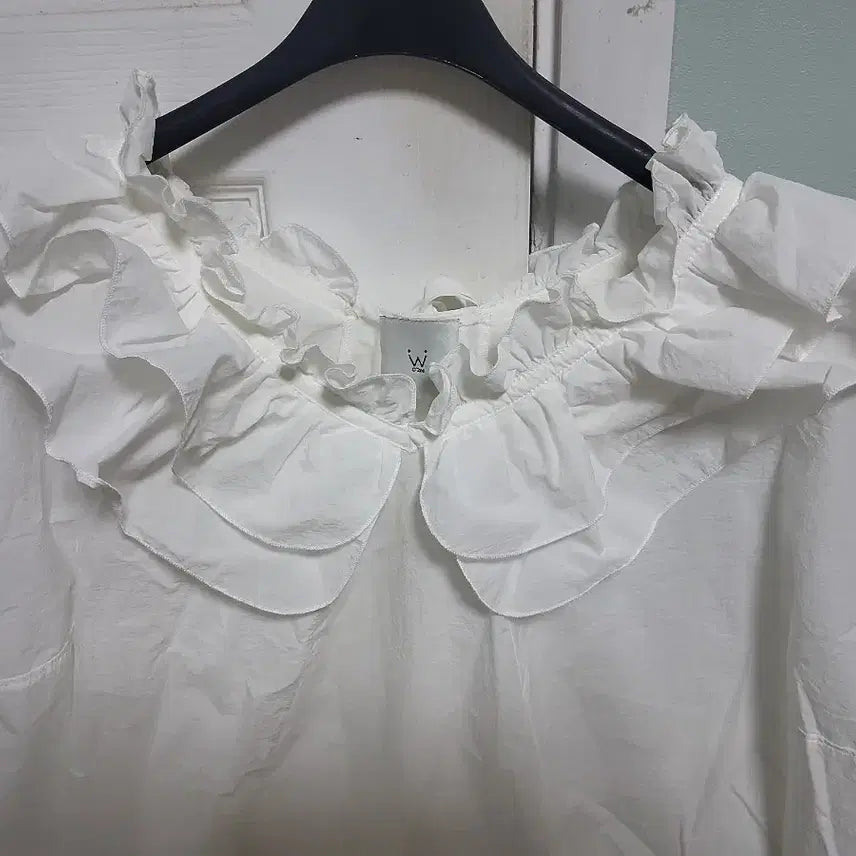 [BUNJANG] Ozcecon Frill Blouse / 오즈세컨 프릴 블라우스 팔아요