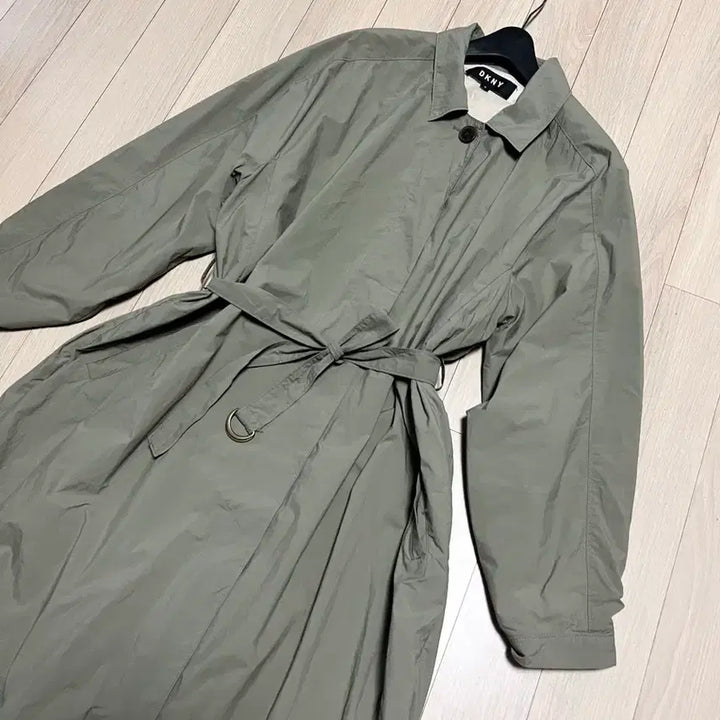 [BUNJANG] DKNY Lightweight Belted Trench Coat Jumper Khaki / 한섬 DKNY 바스락 경량 벨트 트렌치코트 롱점퍼 바람막이 자켓 카키