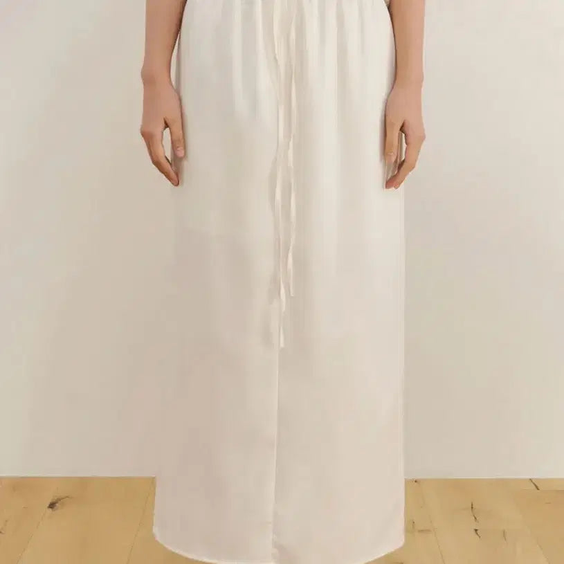 [BUNJANG] Venet Dove Skirt Cream / 베뉴엣 도브 스커트 크림 (새제품)