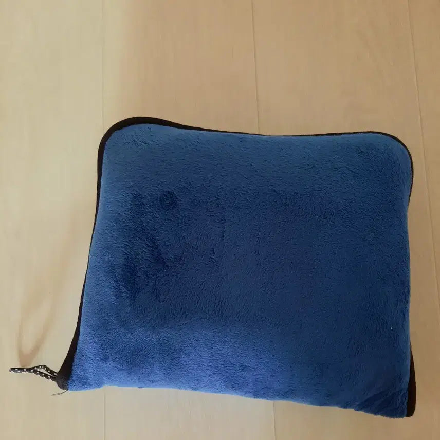 [BUNJANG] Doosan Bears Cushion Blanket / 두산베어스 쿠션 담요