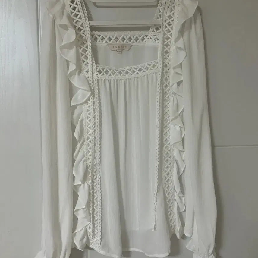 [BUNJANG] EGOIST Punching Frill Blouse / EGOIST 펀칭프릴블라우스