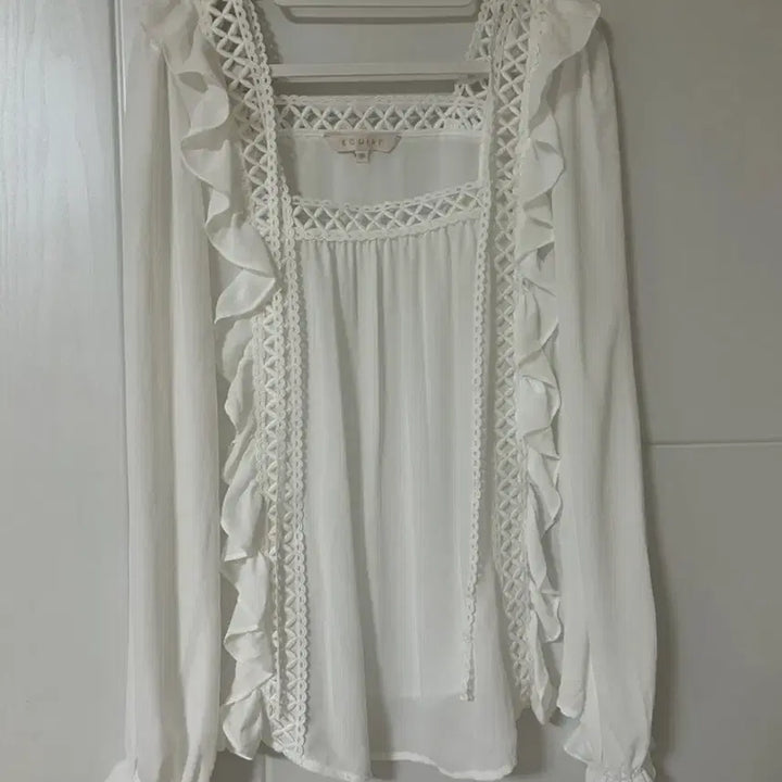 [BUNJANG] EGOIST Punching Frill Blouse / EGOIST 펀칭프릴블라우스