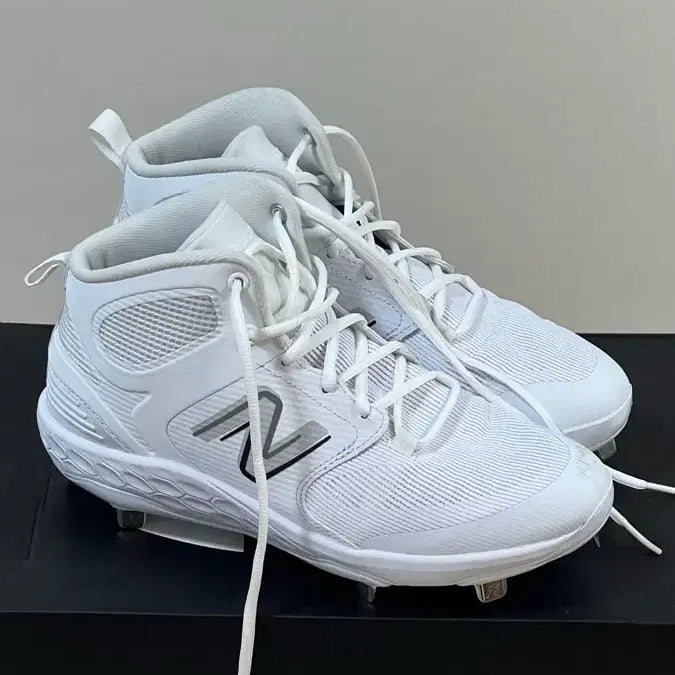 [BUNJANG] New Balance Baseball Shoes M3000 Mid-Cut White 260 / 뉴발란스 야구화 M3000 미드컷 260 택없는새상품