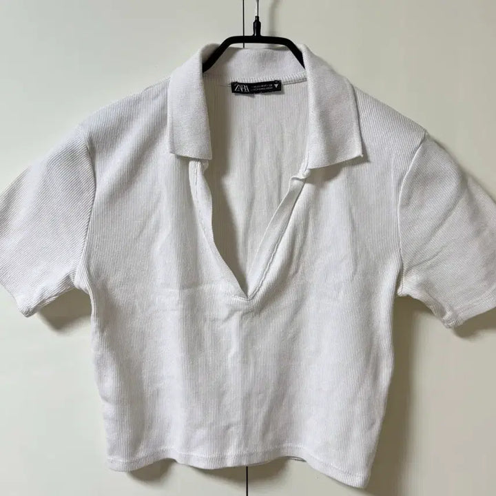 [BUNJANG] ZARA Basic Collar Crop Short Sleeve T-Shirt / ZARA 기본 카라 크롭 반팔티