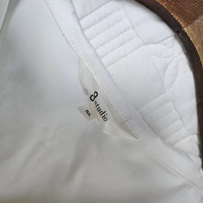 [BUNJANG] G Studio White Pleated Collar Blouse / g studio 화이트 플리츠 칼라 블라우스