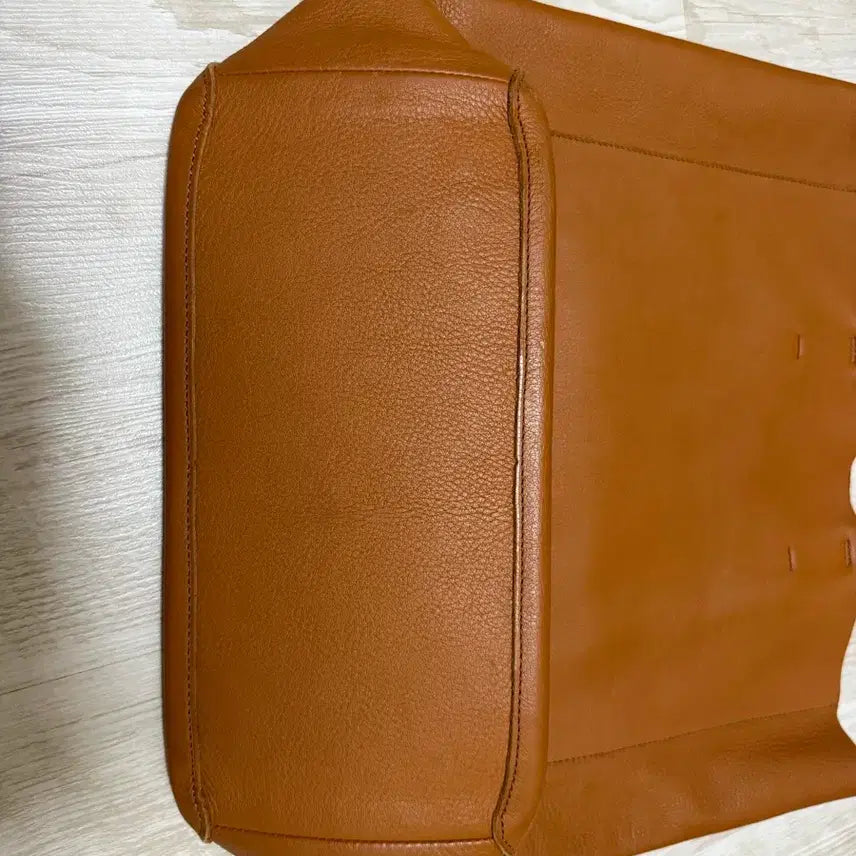 [BUNJANG] La Botte Gardiane Leather Tote Bag / La Botte Gardiane 토트백 라보떼가르디안 팔러 핀매 제품