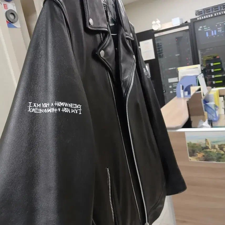 [BUNJANG] I AM NOT A HUMAN BEING Black Leather Jacket / 아이엠낫어휴먼비잉 블랙 레더 자켓