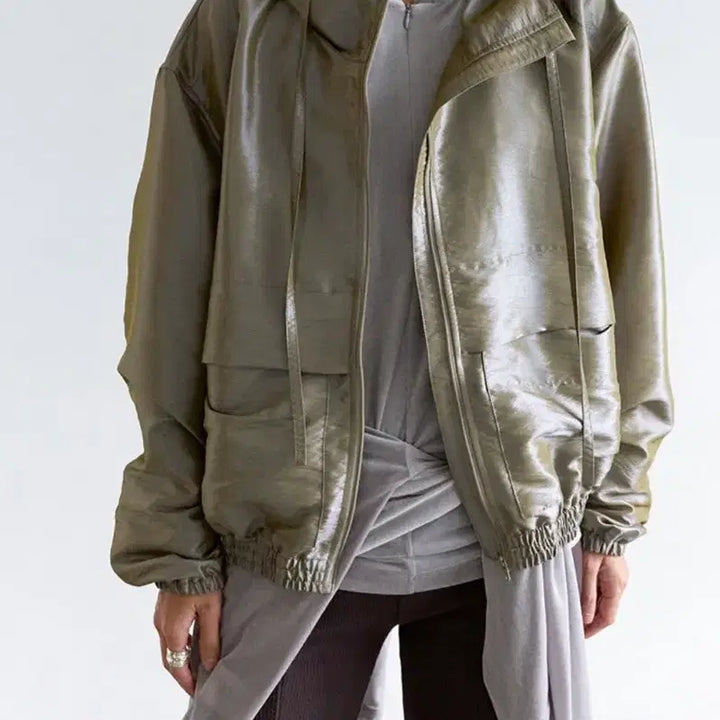 [BUNJANG] Corb�e Metal Hoodie Windbreaker (Olive) / 코르뷔 Metal hoodie wind breaker (olive)
