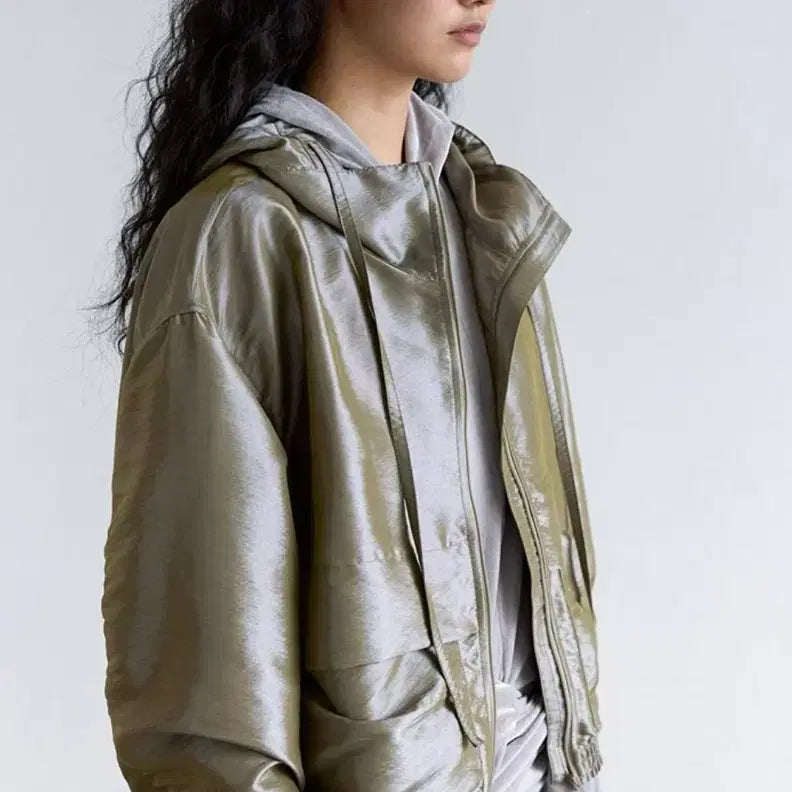 [BUNJANG] Corb�e Metal Hoodie Windbreaker (Olive) / 코르뷔 Metal hoodie wind breaker (olive)