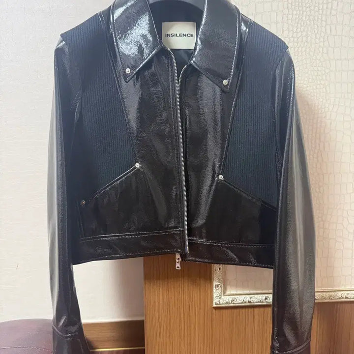 [BUNJANG] INSILENCE Paneled Vegan Leather Jumper - Black / M) 패널드 비건 레더 점퍼 BLACK 인사일런스