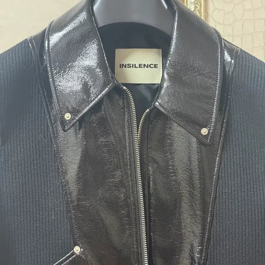 [BUNJANG] INSILENCE Paneled Vegan Leather Jumper - Black / M) 패널드 비건 레더 점퍼 BLACK 인사일런스