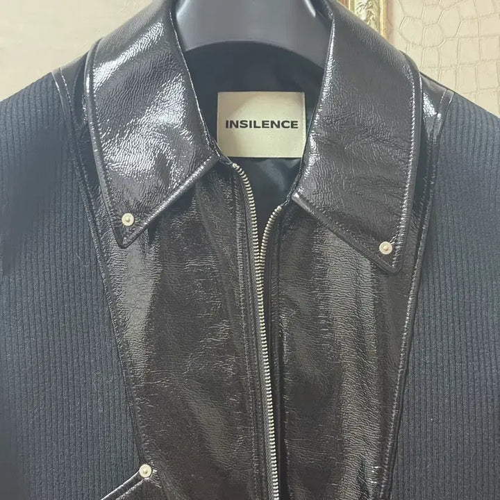 [BUNJANG] INSILENCE Paneled Vegan Leather Jumper - Black / M) 패널드 비건 레더 점퍼 BLACK 인사일런스