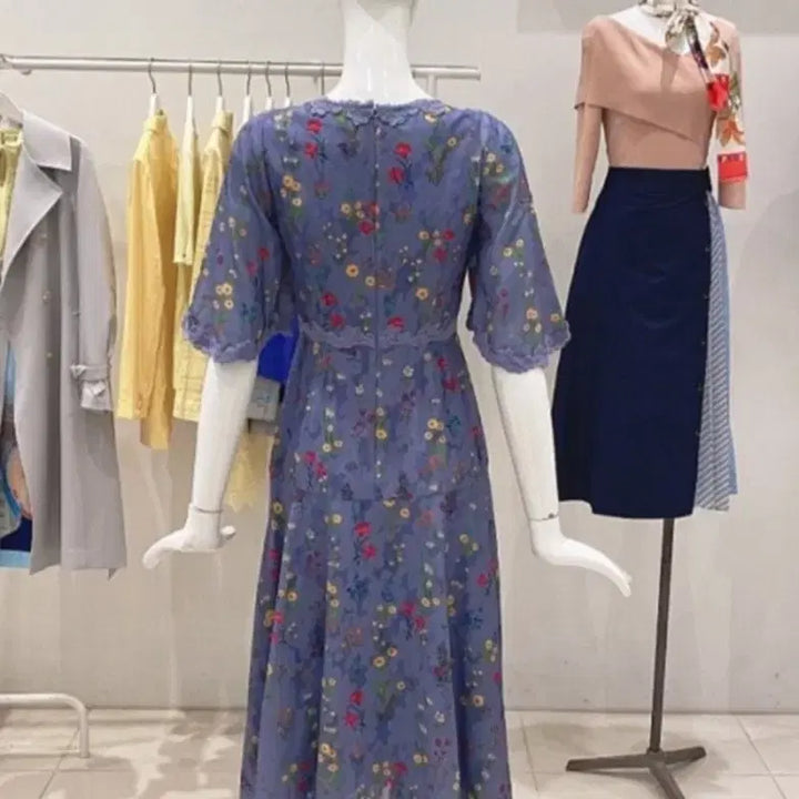 [BUNJANG] DEWL Embroidered Floral Dress / 듀엘 자수 디테일 플로럴 원피스 55~66사이즈