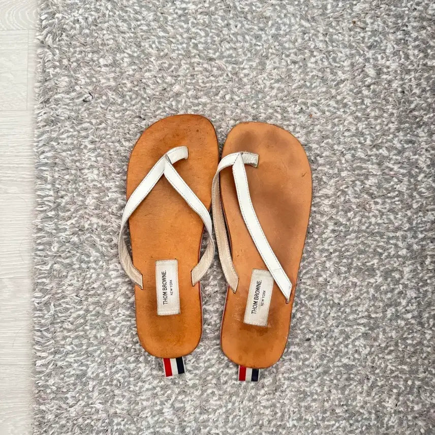 [BUNJANG] Thom Browne Vegetable Tanned Leather Flip-Flops / 톰브라운 쪼리 샌들