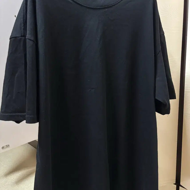 [BUNJANG] Yeel Cubic Logo Oversized T-Shirt / yeel CUBIC LOGO OVERSIZED T-SHIRT