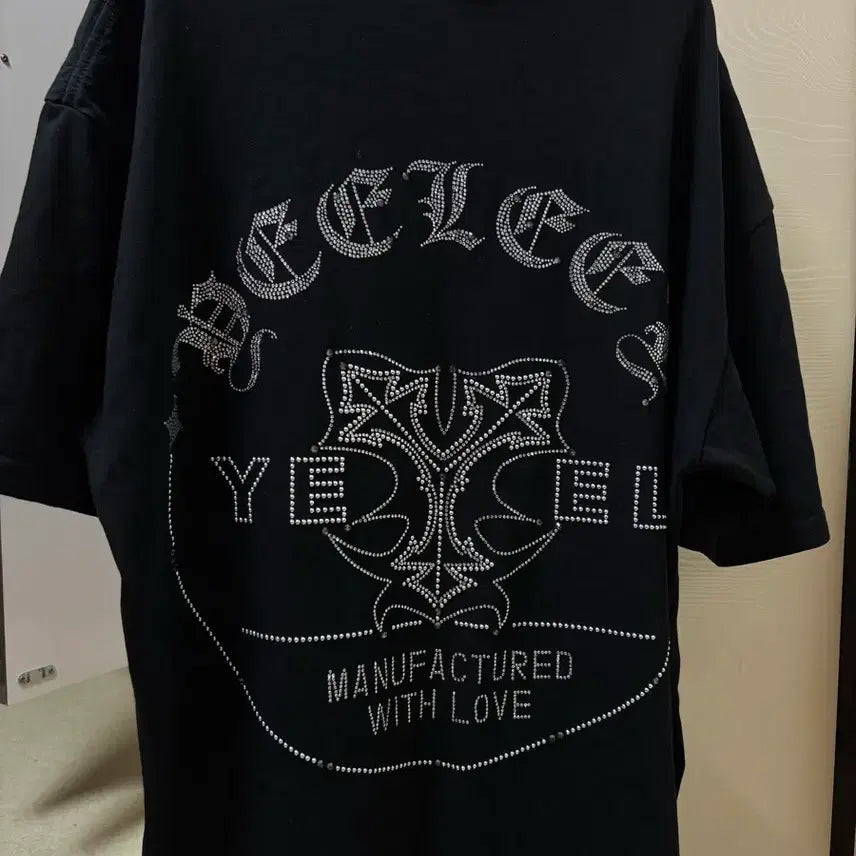 [BUNJANG] Yeel Cubic Logo Oversized T-Shirt / yeel CUBIC LOGO OVERSIZED T-SHIRT