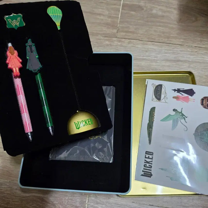 [BUNJANG] Wicked Emerald City Welcome Kit / 위키드 에메랄드 시티 웰컴 키트