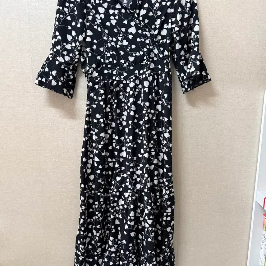 [BUNJANG] Black Heart Pattern Long Dress / (여성복) 블랙 하트 패턴 롱 원피스 (~66)