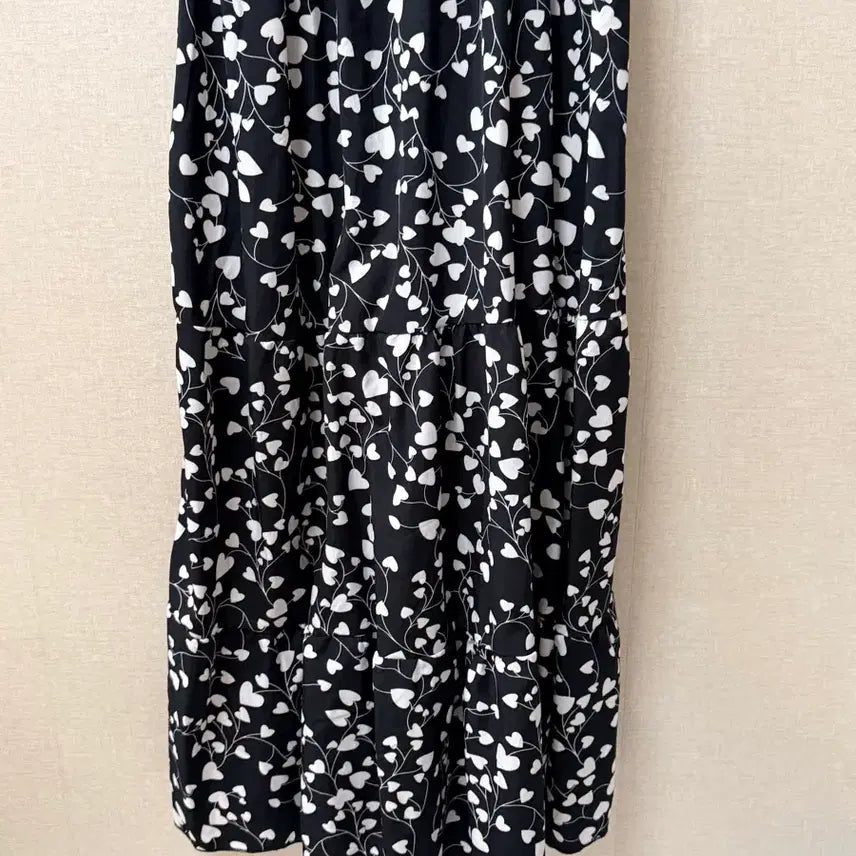 [BUNJANG] Black Heart Pattern Long Dress / (여성복) 블랙 하트 패턴 롱 원피스 (~66)