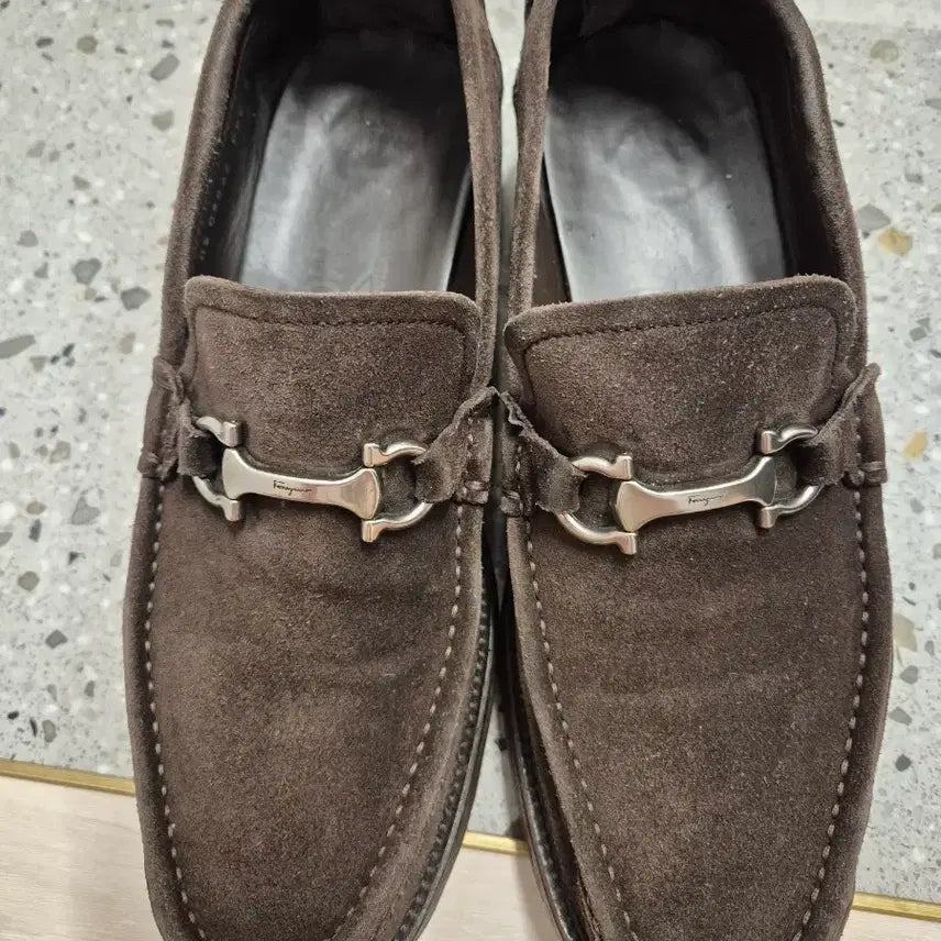 [BUNJANG] Salvatore Ferragamo Suede Brown Men&