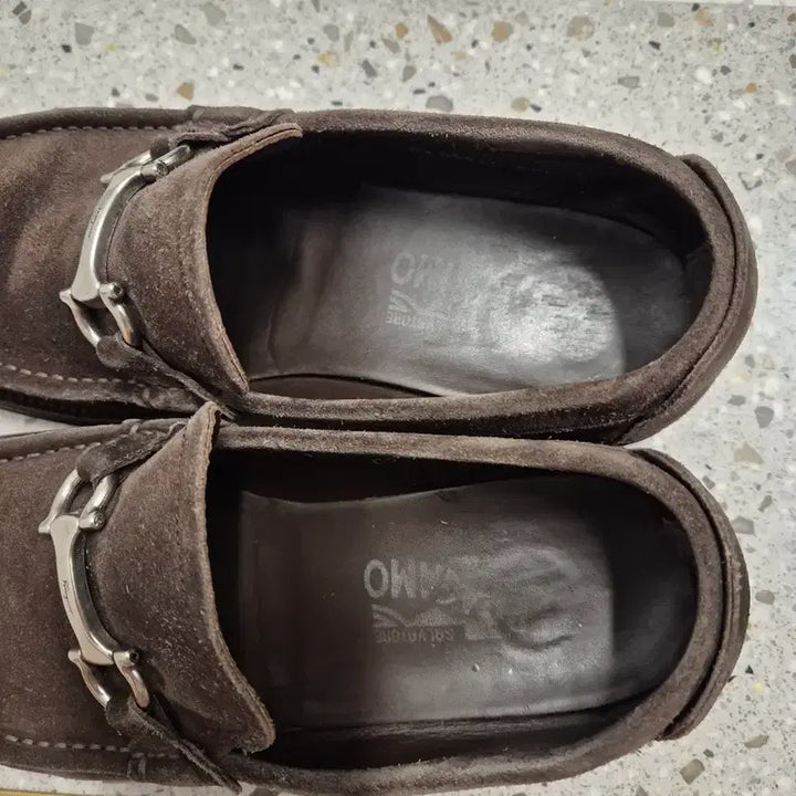 [BUNJANG] Salvatore Ferragamo Suede Brown Men&