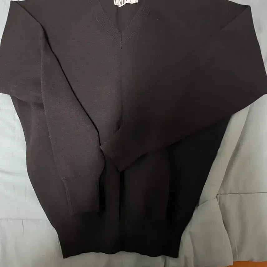 [SOLD OUT] 론트 브이넥 머슬핏 니트  xl