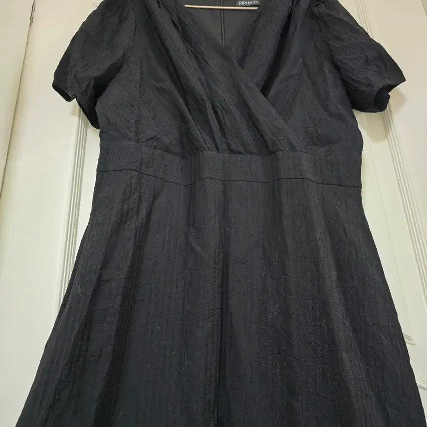 [BUNJANG] ririnco Black V-neck Long Dress Size 4 / 리리앤코 블랙 브이넥 원피스(4사이즈)
