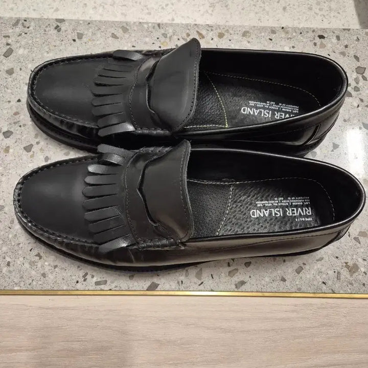 [BUNJANG] River Island Black Tassel Loafers / 리버아일랜드 블랙 태슬 로퍼